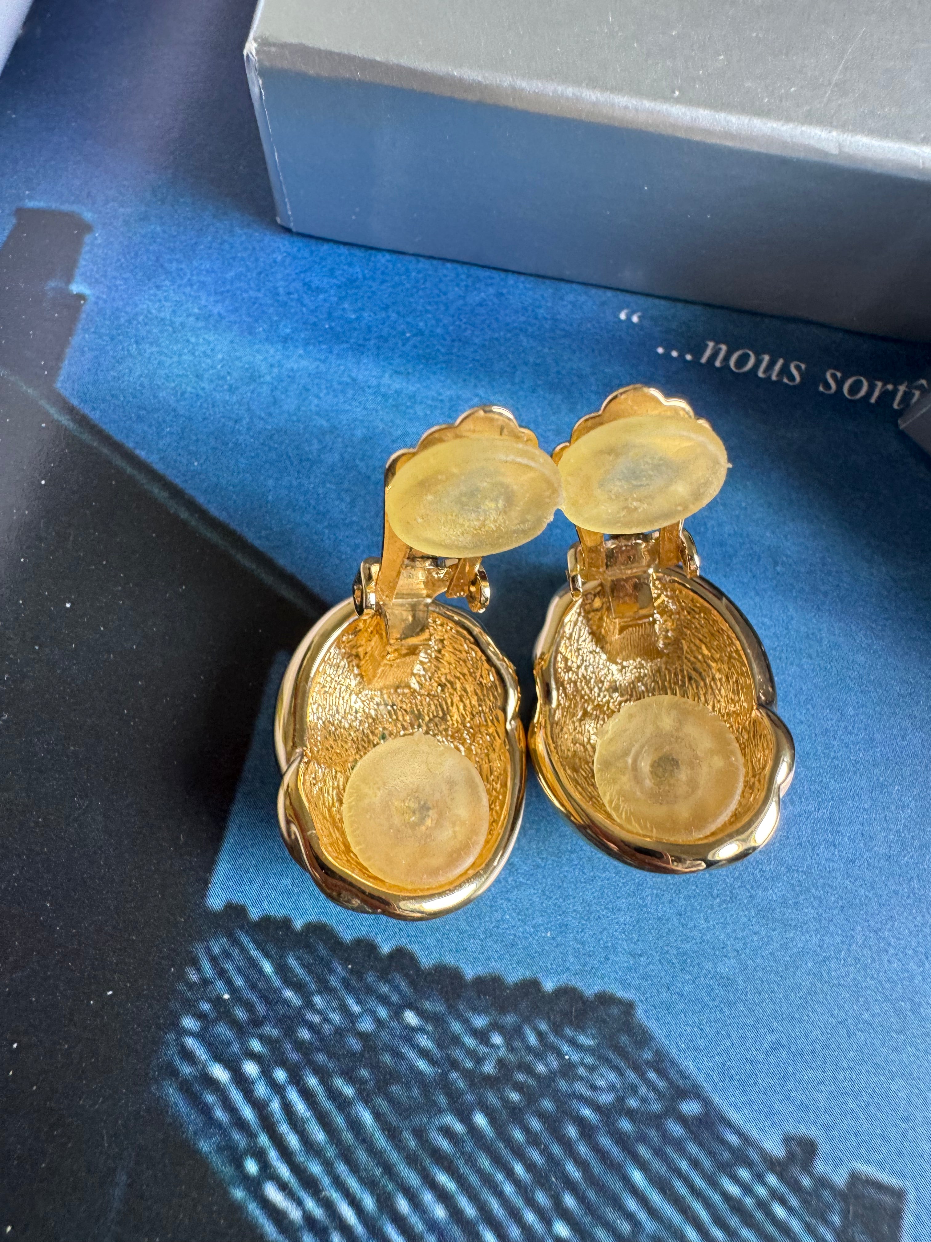 Vintage Christian Dior – złote kolczyki klipsy