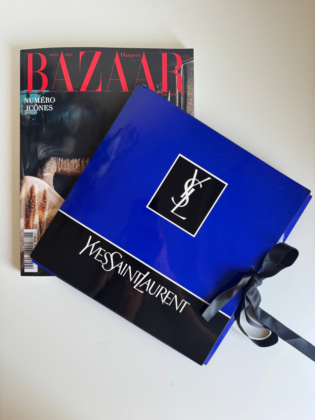 Vintage Yves Saint Laurent – apaszka 86 × 86 cm