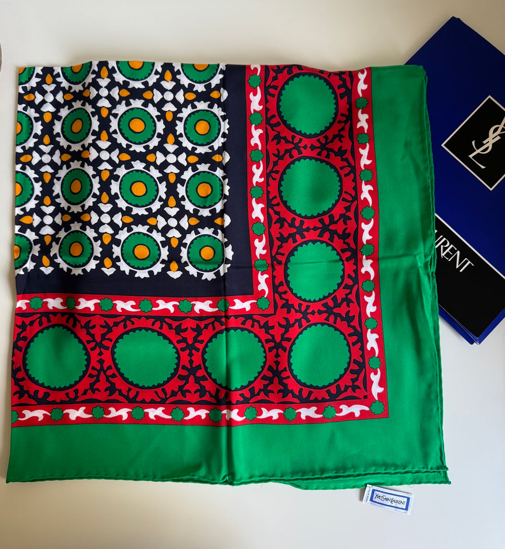 Vintage Yves Saint Laurent – jedwabna apaszka 86 × 86 cm
